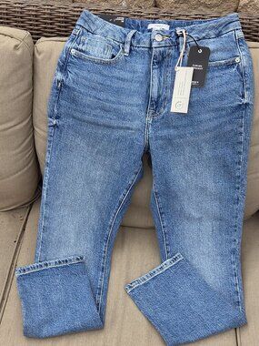NWT Forever 21 Denim Jeans Curvy Mid Rise Straight Leg Size 26